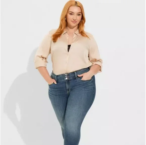 NWT Torrid Madison Satin Button-Up Long Sleeve Shirt Size 1X 14-16 - Picture 2 of 9